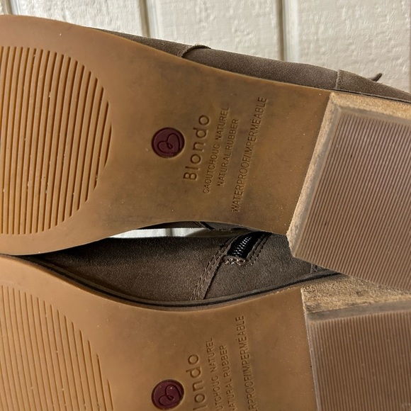 Blondo Luca Waterproof Ankle Booties, size 9.5. - Picture 3 of 8